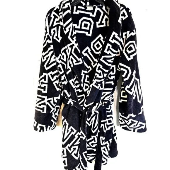 Victoria’s Secret PINK Black & White Logo Robe Size XS/S - Picture 1 of 4